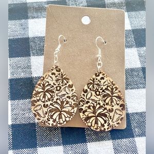 Laser engraved wood Cheerleading Pom Pom theme earrings 📣